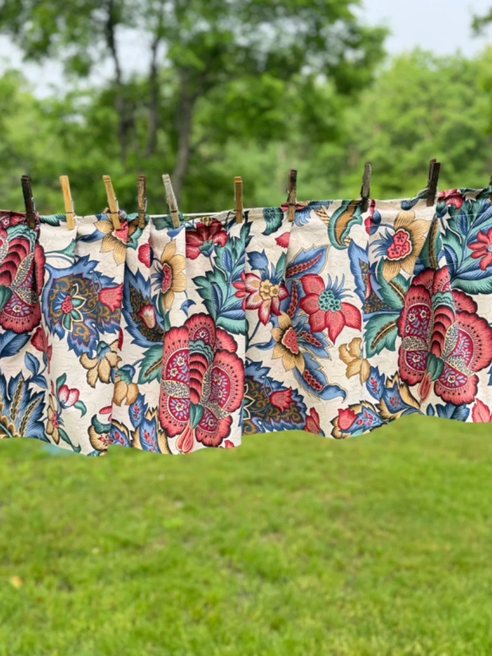 Vintage Waverly Valance Traditional Floral Red White and Blue Reversible Cotton